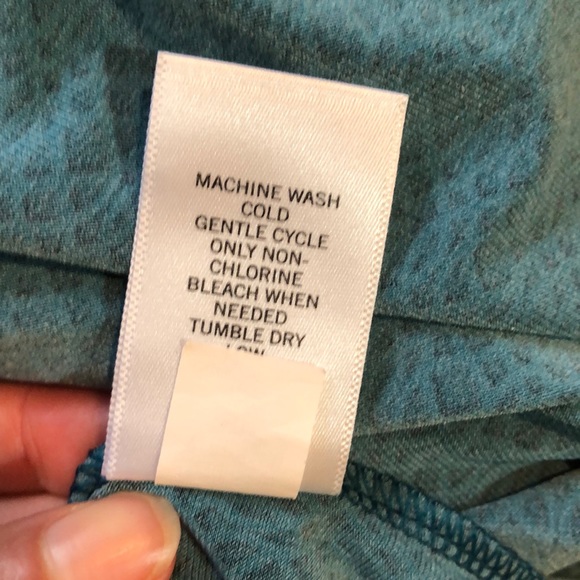 Blue banana republic top. Great for work - Picture 7 of 8